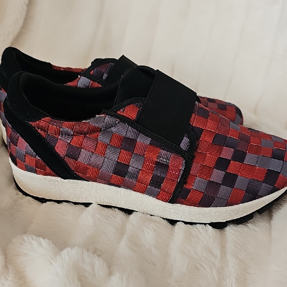 Bernie Mev. Woven Red and Purple Slip-On Sneakers